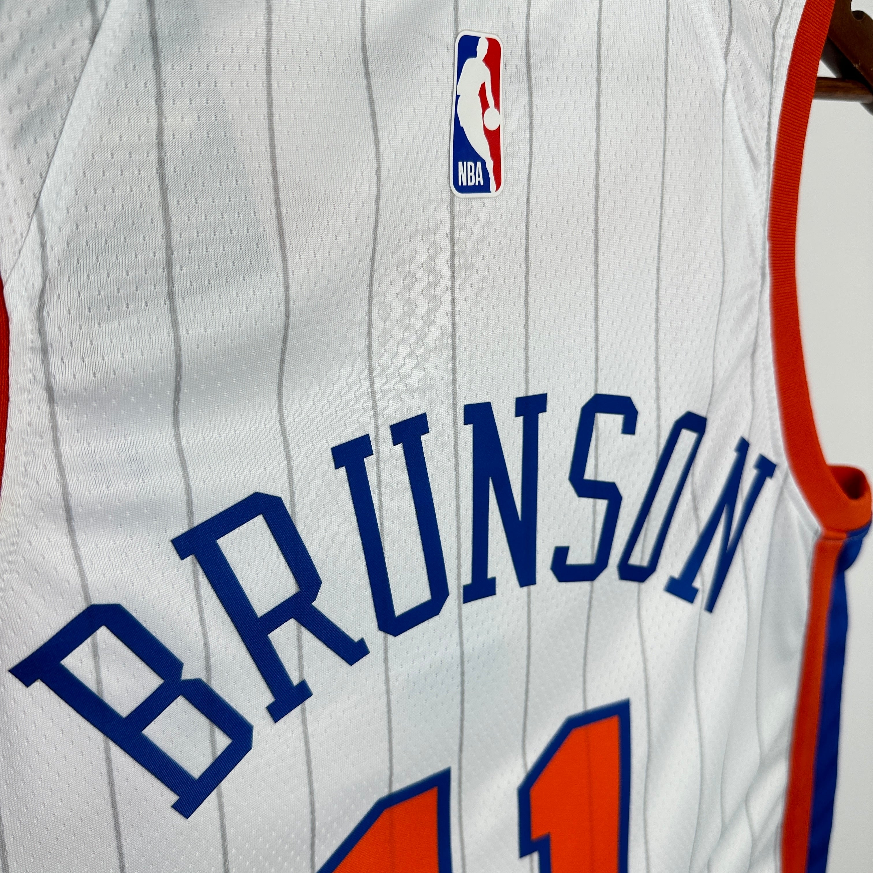 Jersey New York Knicks City Edition – Brunson #11 blanclo y Naranja 2024