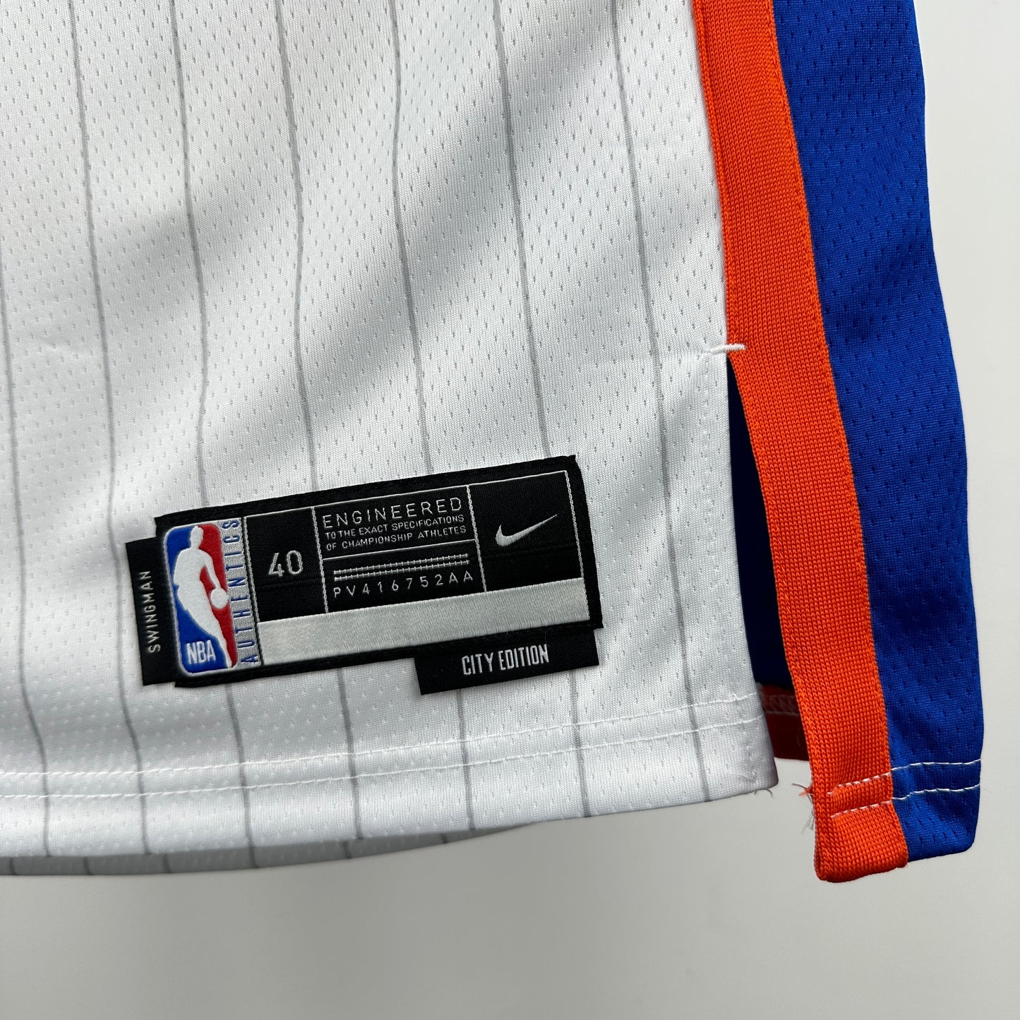 Jersey New York City Edition – Brunson #11 blanclo y Naranja 2024