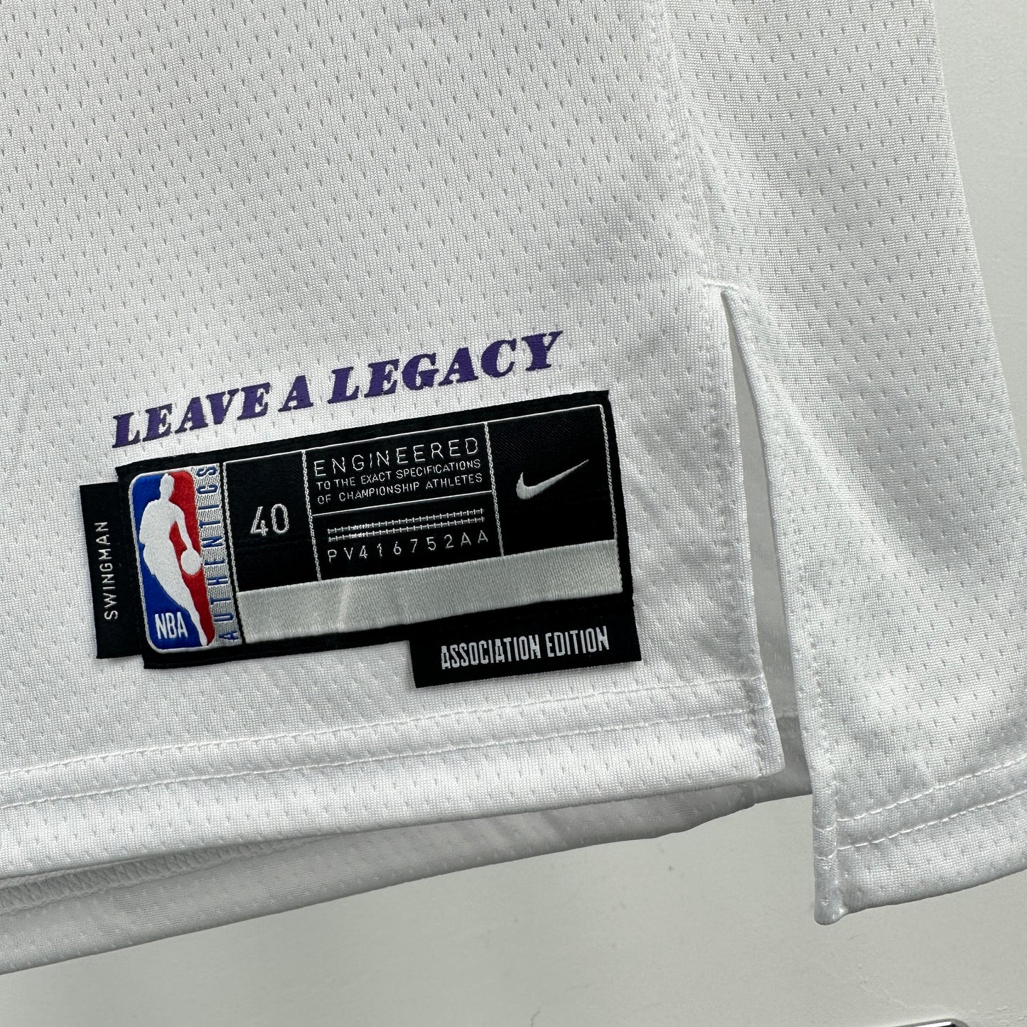 Jersey  Association Edition 2025 – Los Angeles Lakers Luka Dončić #77