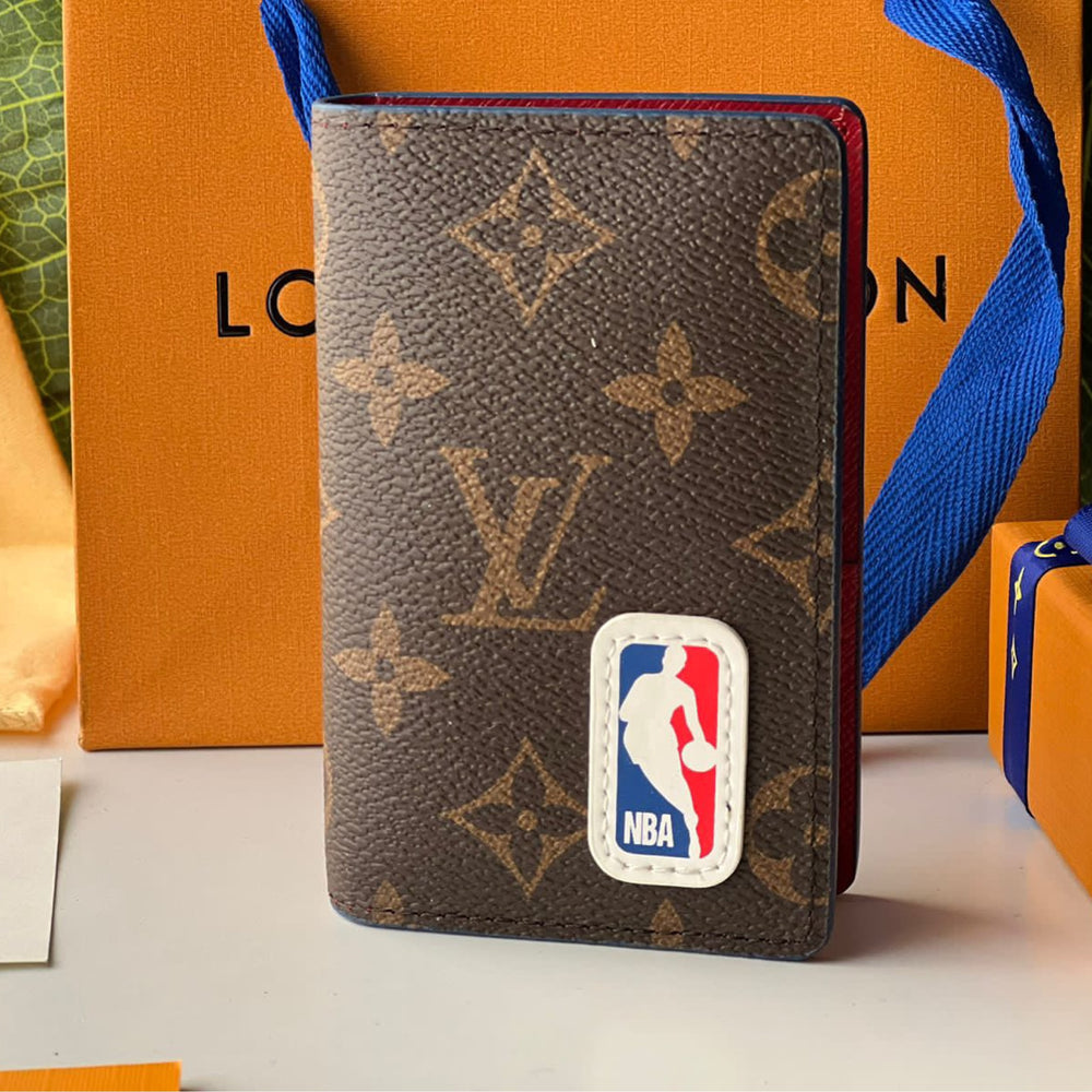 Cartera Tarjetero NBA Monograma Style – Compact Wallet