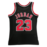 Jersey M&N Chicago Bulls 1997/98 Clásico – Michael Jordan #23