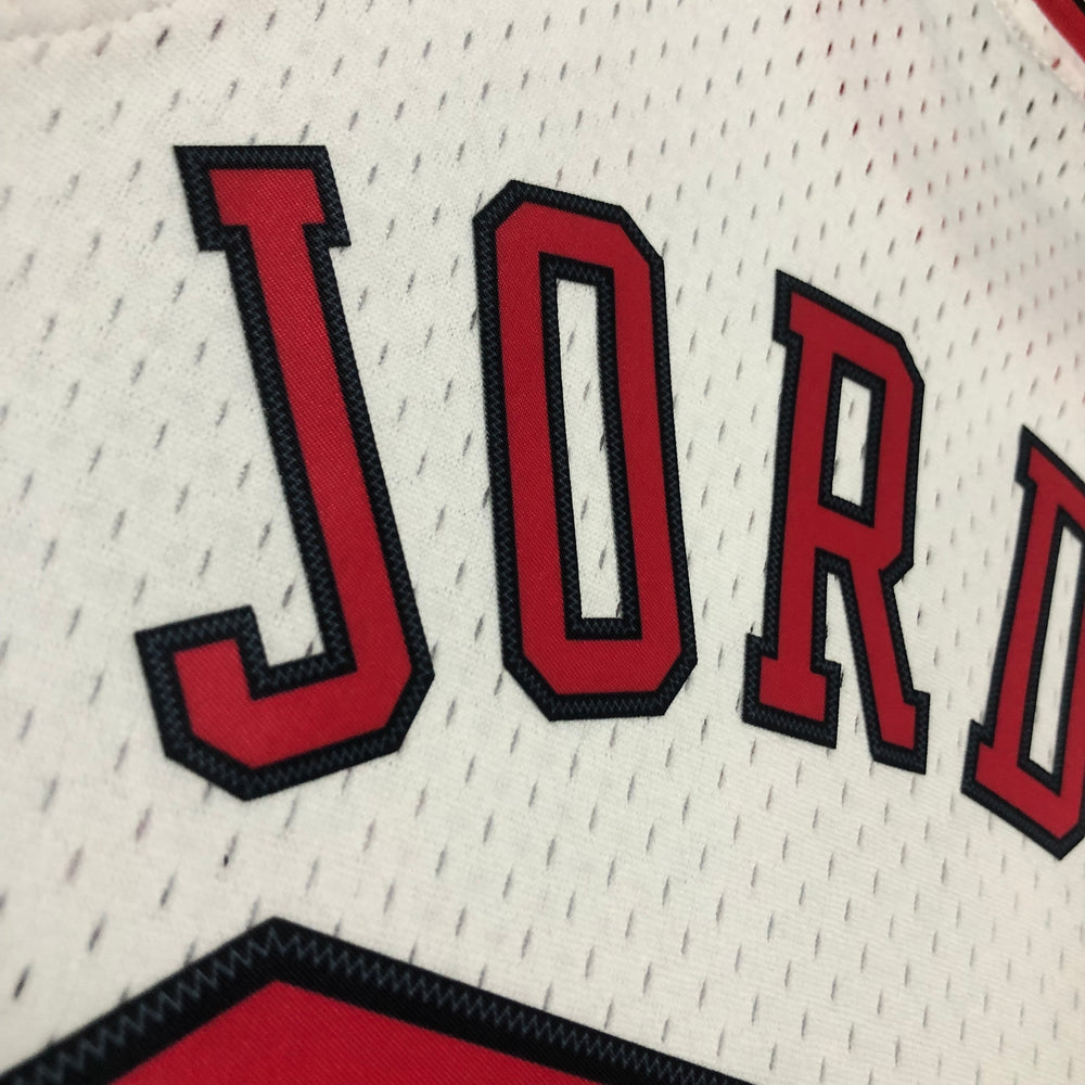 Jersey Clásico Chicago Bulls 1997-98 – Michael Jordan #23 Blanco