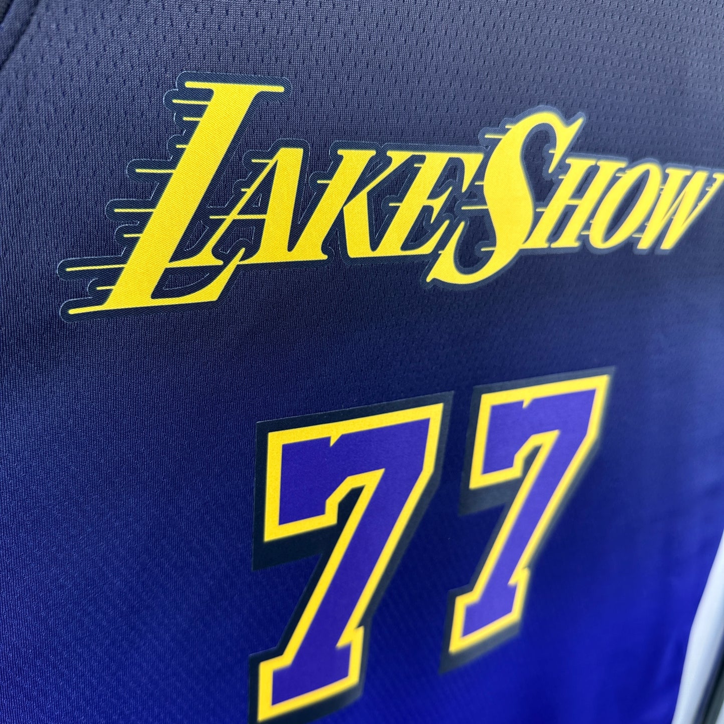 Jersey  Los Angeles Lakers City Edition 2025 – Luka Dončić #77