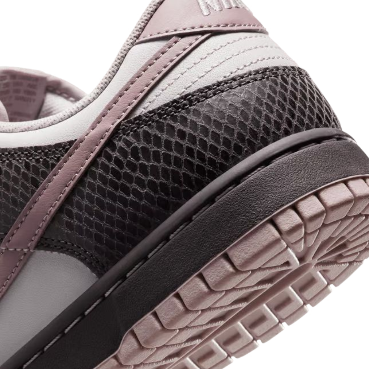 Tenis Dunk Low SE – Estilo Clásico & Detalles Premium