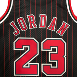 Jersey Clásico Chicago Bulls 1995-96 – Michael Jordan #23 Negro