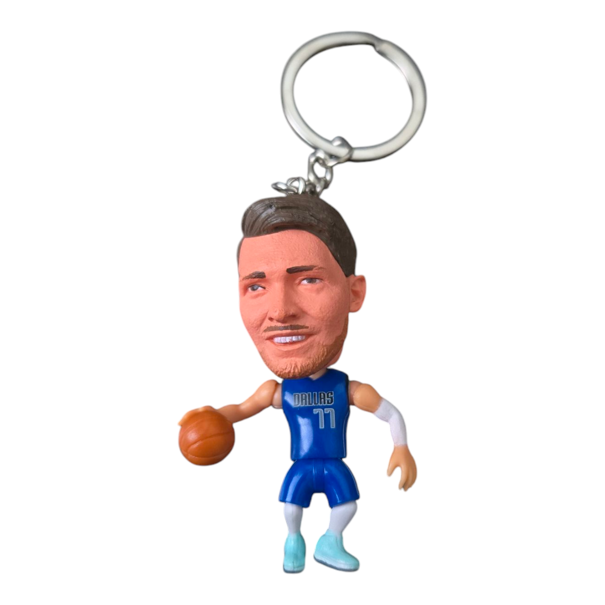 Llavero Figura de Jugador de Básquetbol – Mini Coleccionable con Balón